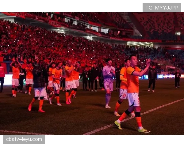 中超球迷文化热潮再起，赛场外的激情与忠诚点燃城市活力