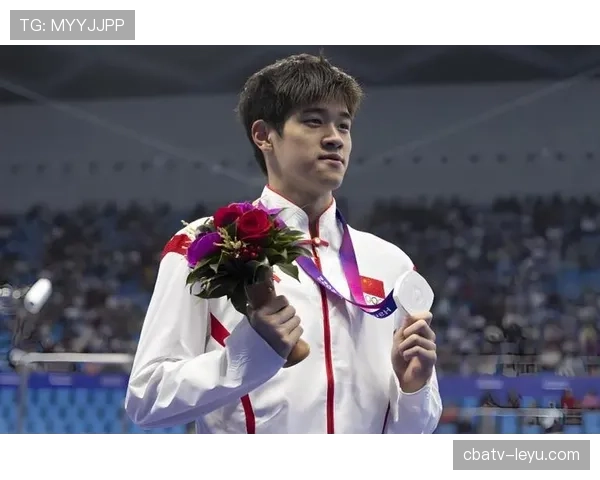 把潘展乐放进娱乐圈，他拎个菜篮子都能撑一周热搜